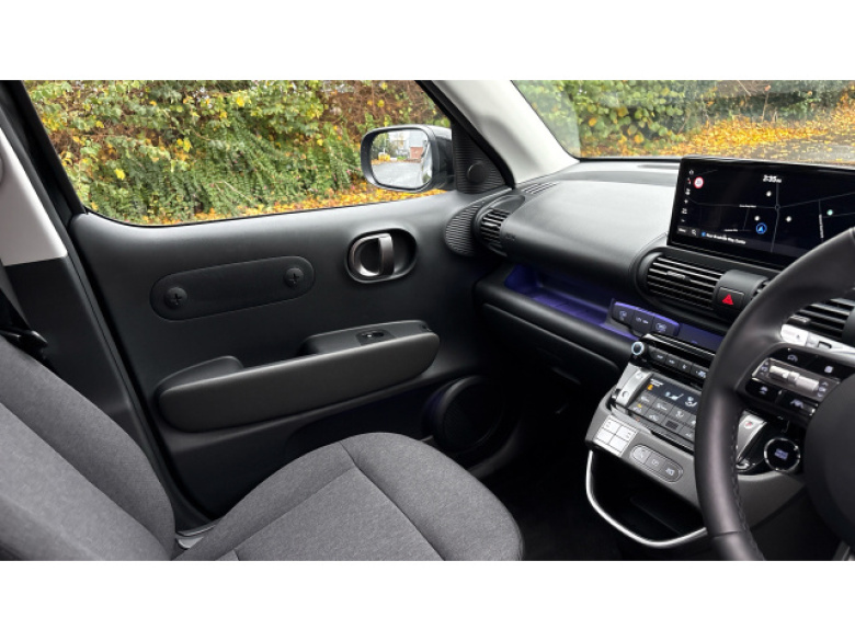 Hyundai INSTER 85kW 02 49kWh 5dr Auto Electric Hatchback